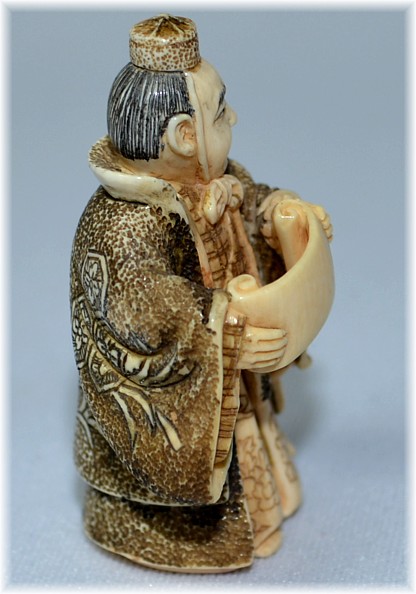 японская нэцкэ из слоновой кости, 1900-е гг.