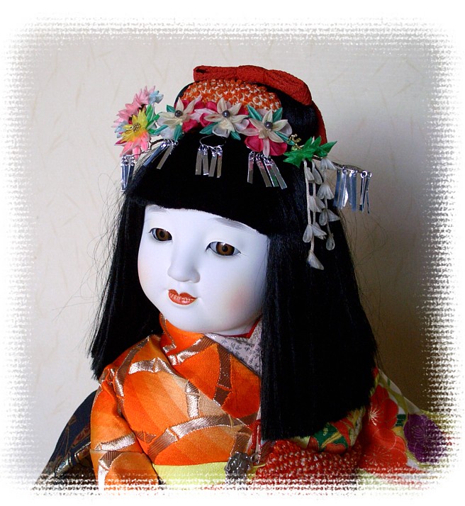 японская  кукла  Девочка в шелковом кимоно - дорогое украшение интерьера
