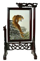 тигр, шелковая вышивка на интерьерном экране