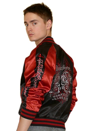 мужская куртка вомбер с вышивкой в готическом стиле