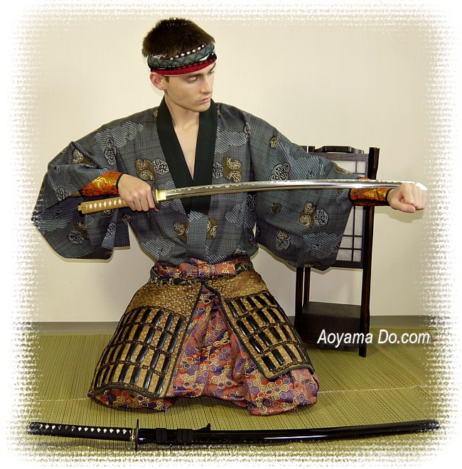 японское кимоно, меч для иайдо и деталь самурайских доспехов